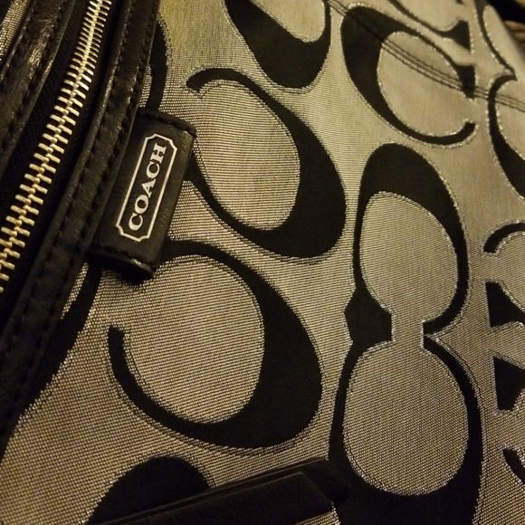 👜 Coach Black & Gray 🖤 - Picture 8 of 8